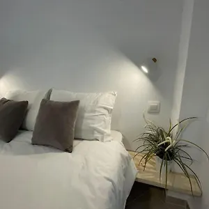 https://anastasios-artwork-apartment.hotels-of-thessaloniki.com
